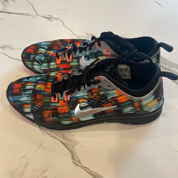 Nike Free TR Fit 4 Running Shoe, Size 7, black Multi color,flexible, comfort - Picture 2 of 11